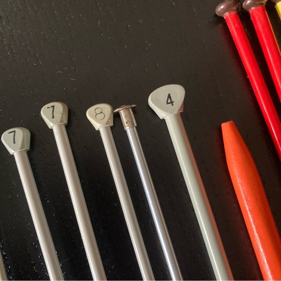 Colorful Knitting Needle Set - Picture 4 of 7